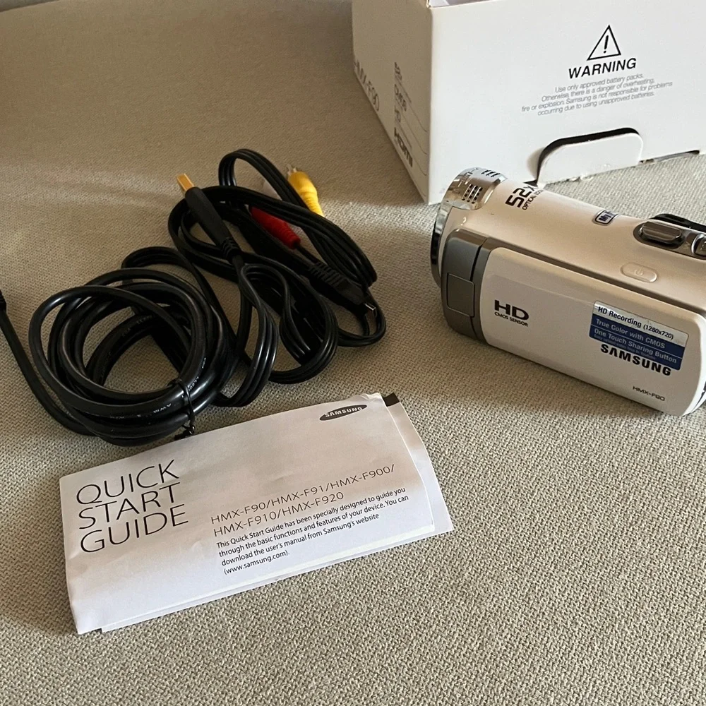 Samsung HMX-F90 Silver and Black Camcorder